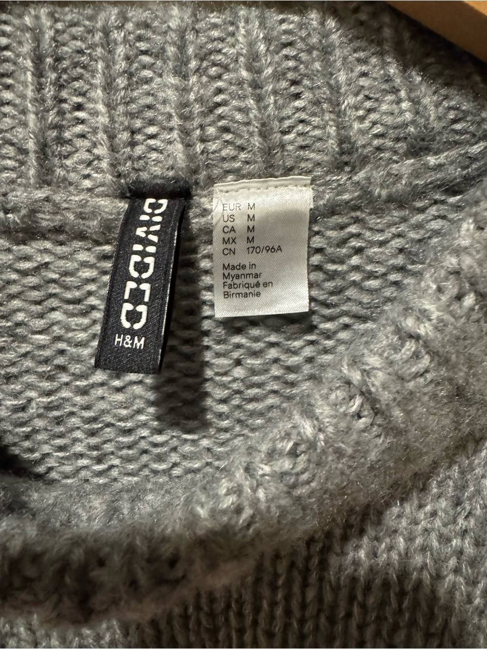 Paris Crewneck Crop Sweater by H & M - Picture 3 of 3